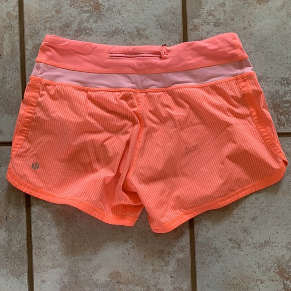 Lululemon short size 6 - Picture 2 of 3